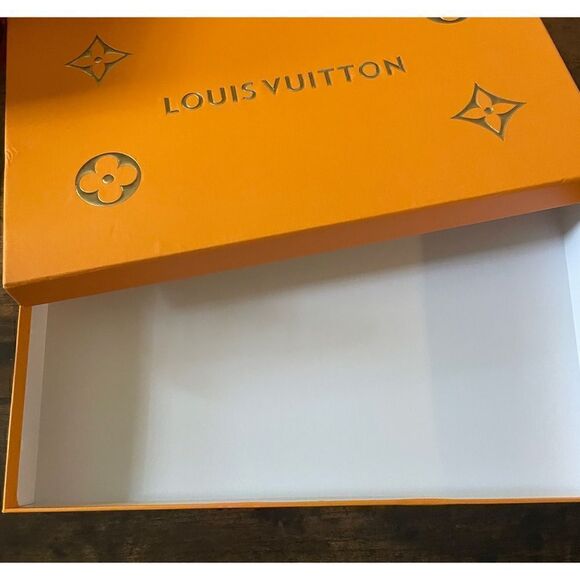 Louis Vuitton Large New Gift  Box - Picture 2 of 8